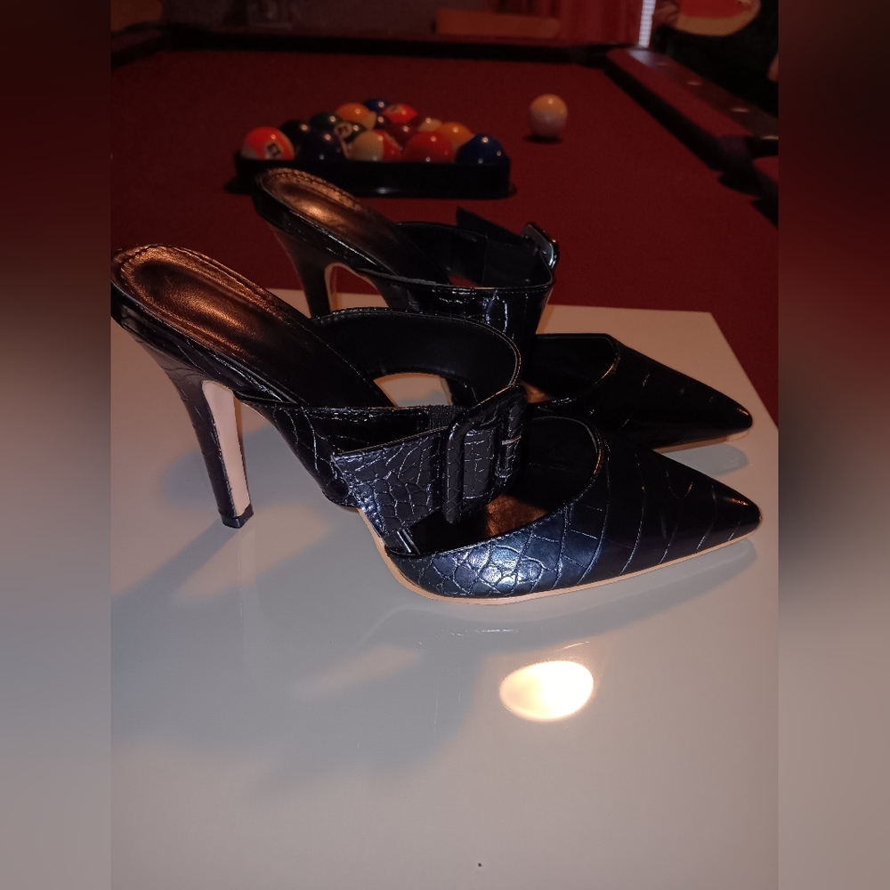 Slide in pumps